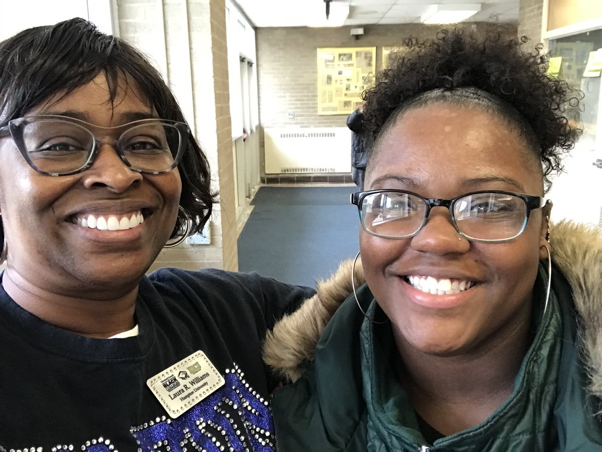 SaintMartinCLE's tweet photo. Today our own Ms. Williams ran into a few of our students at the 2018 College Fair sponsored by the Cleveland Council of Black Colleges Alumni Association. #destinationhbcu @HBCUBuzz https://t.co/XgEAQp8UbF
