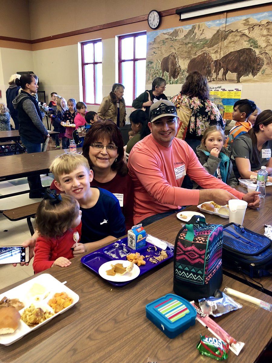 MrsBGray1's tweet photo. Some pictures from Family Feast Day at Florence Elementary #FESTeamwork #FES2018 https://t.co/KmGZp1jqy1