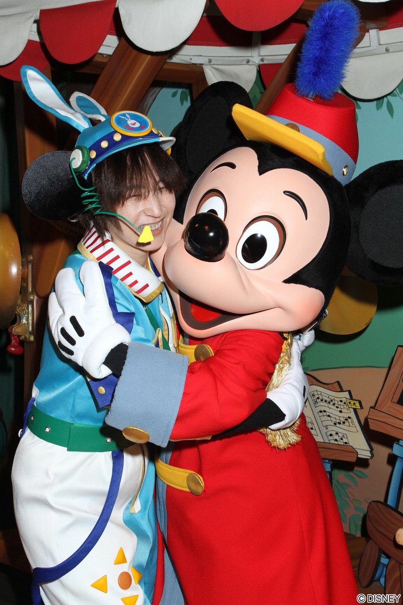 斎賀みつき No Twitter 今日はこっちでも ミッキー ミニー 誕生日 スクリーンデビュー おめでとう 2人のおかげでハピエストな日々を過ごせること ありがたしありがたしです 友達と行くようになってからグリーティング系もよく行くようになったなぁ と