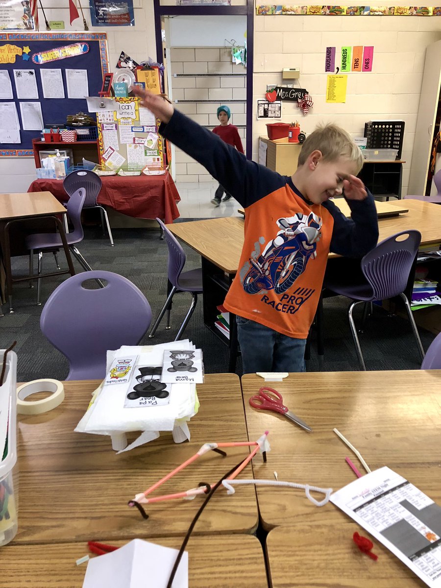MrsBGray1's tweet photo. Mrs. Gray’s Class New Bed For Goldilocks STEM Challenge on STEM Night. #FESTeamwork #FES2018 https://t.co/IsGxwyN15C