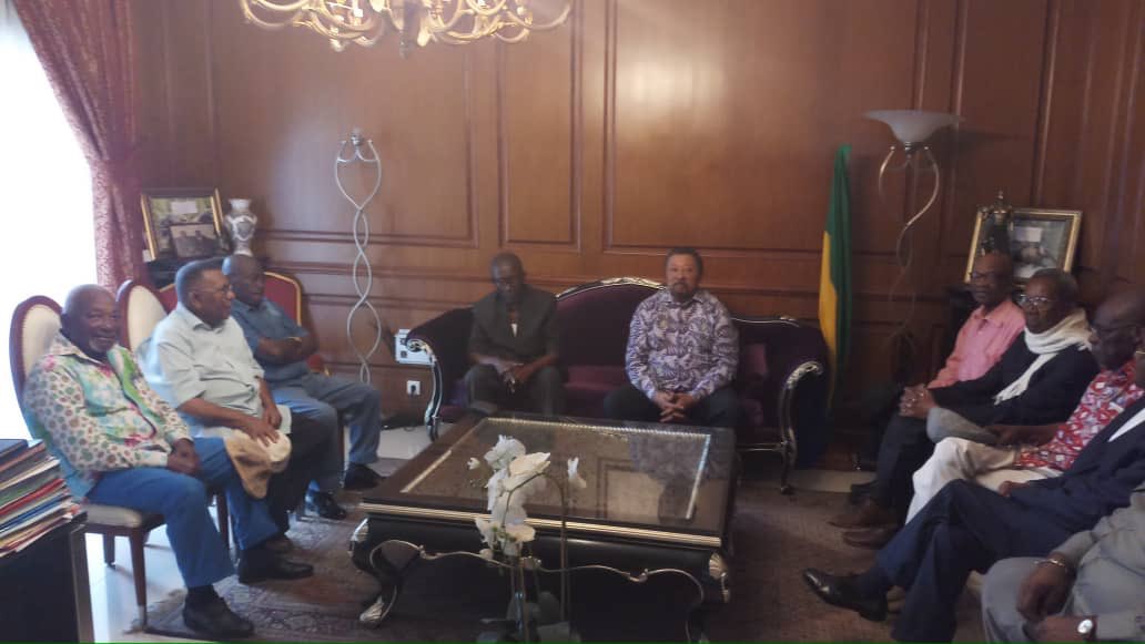 MagEgomaigue's tweet image. #Gabon Coup d’état à la Mborantsuo. Tant mieux ! Une aubaine en trop pour accélérer sa chute: la suite c’est #PingAuPalais @realDonaldTrump
#3mOut @ACCPUF
@EmmanuelMacron @SZ @AFD_France
@Reuters @France24_fr @ZDF @zeitonline
@dw_francais @libe @Europarl_FR
@jo_leinen @bbcafrique