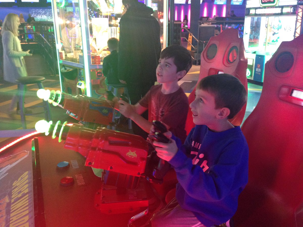 j_eisenberg87's tweet photo. When your parents surprise you with a playdate with your best buddy from @camp_airy who you met as an @AiryRookie ....... #surprised #thingswedoforourkids #cantwaitforsummer2019 #missingcamp @martyrochlin https://t.co/vtEGL05qrZ