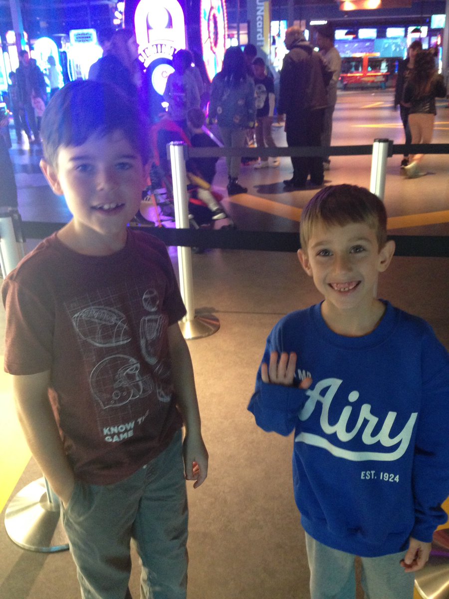 j_eisenberg87's tweet photo. When your parents surprise you with a playdate with your best buddy from @camp_airy who you met as an @AiryRookie ....... #surprised #thingswedoforourkids #cantwaitforsummer2019 #missingcamp @martyrochlin https://t.co/vtEGL05qrZ