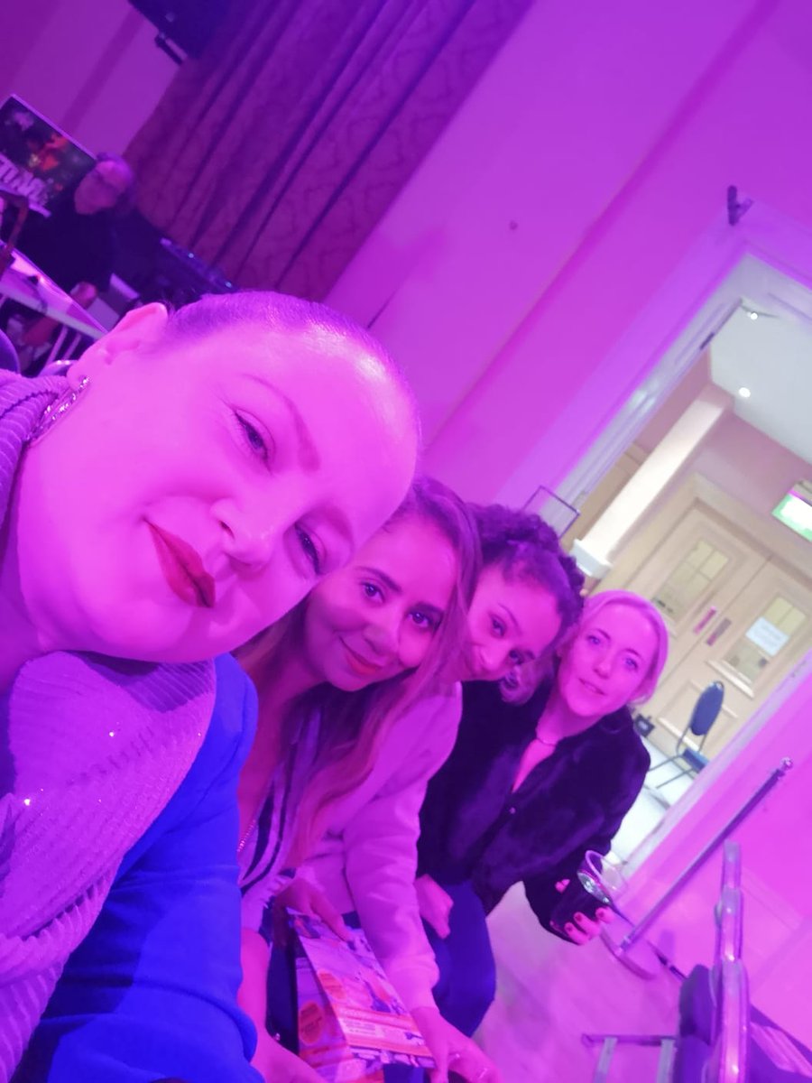 <a href="/ComedyManiaUK/">ComedyMania UK</a> @angel_patz2004 thanks for a great night! Love these ladies 😘 #comedy #family #friends #bedford #laughs