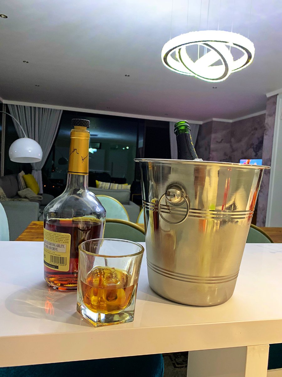 babssherif's tweet photo. 01:48am -outchea here mixing Henny with champs cos misery loves company #InsomniaDrive #InsomiaHour https://t.co/an6QWdAWup