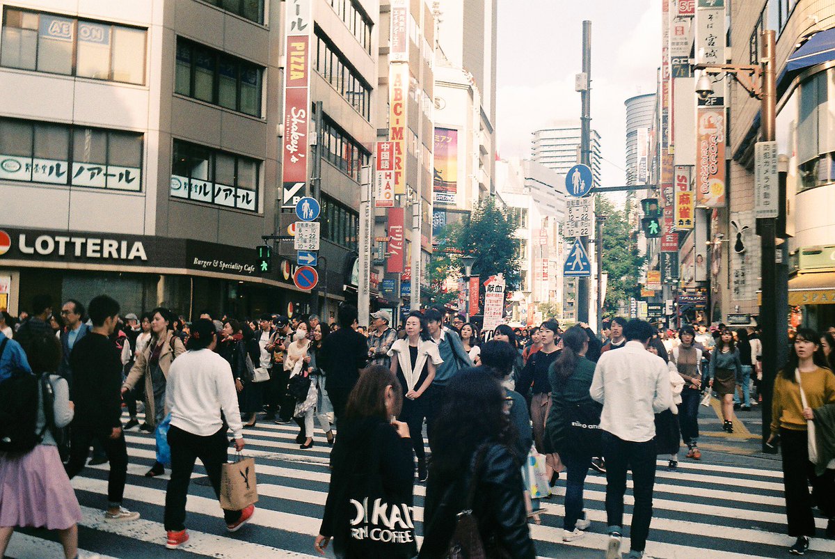 _imamura888_'s tweet photo. おはようございます
#池袋 #lomo #lomography #smena35 #フィルムカメラ https://t.co/mwvNuHnA2g