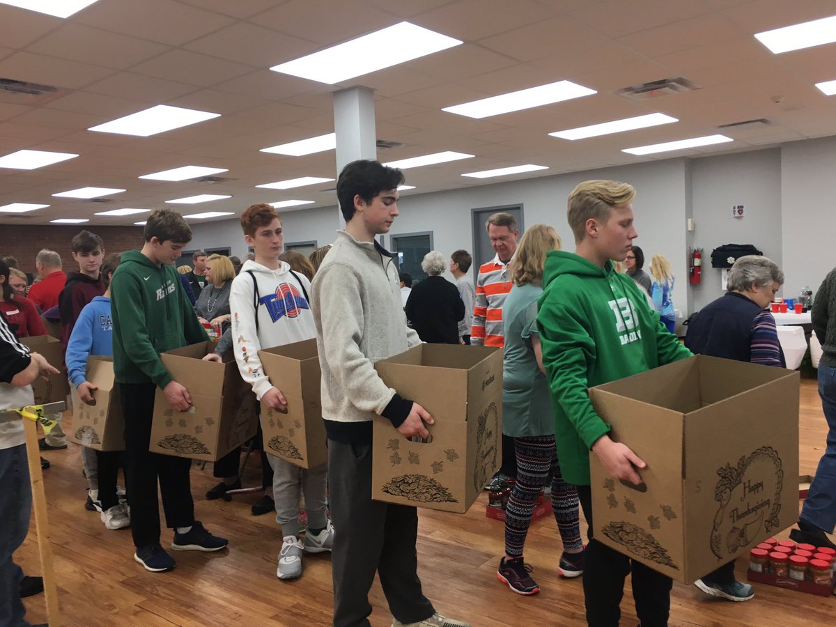 CoachLoeffler's tweet photo. Badin Rams basketball got better today by volunteering their Saturday to box a complete Thanksgiving Meal for 600 families at #HelpingHandsofHope @RAMSSPORTS @BadinHS @boyshoopsbhs #LiveYourFaith https://t.co/7fLIb6JOzL
