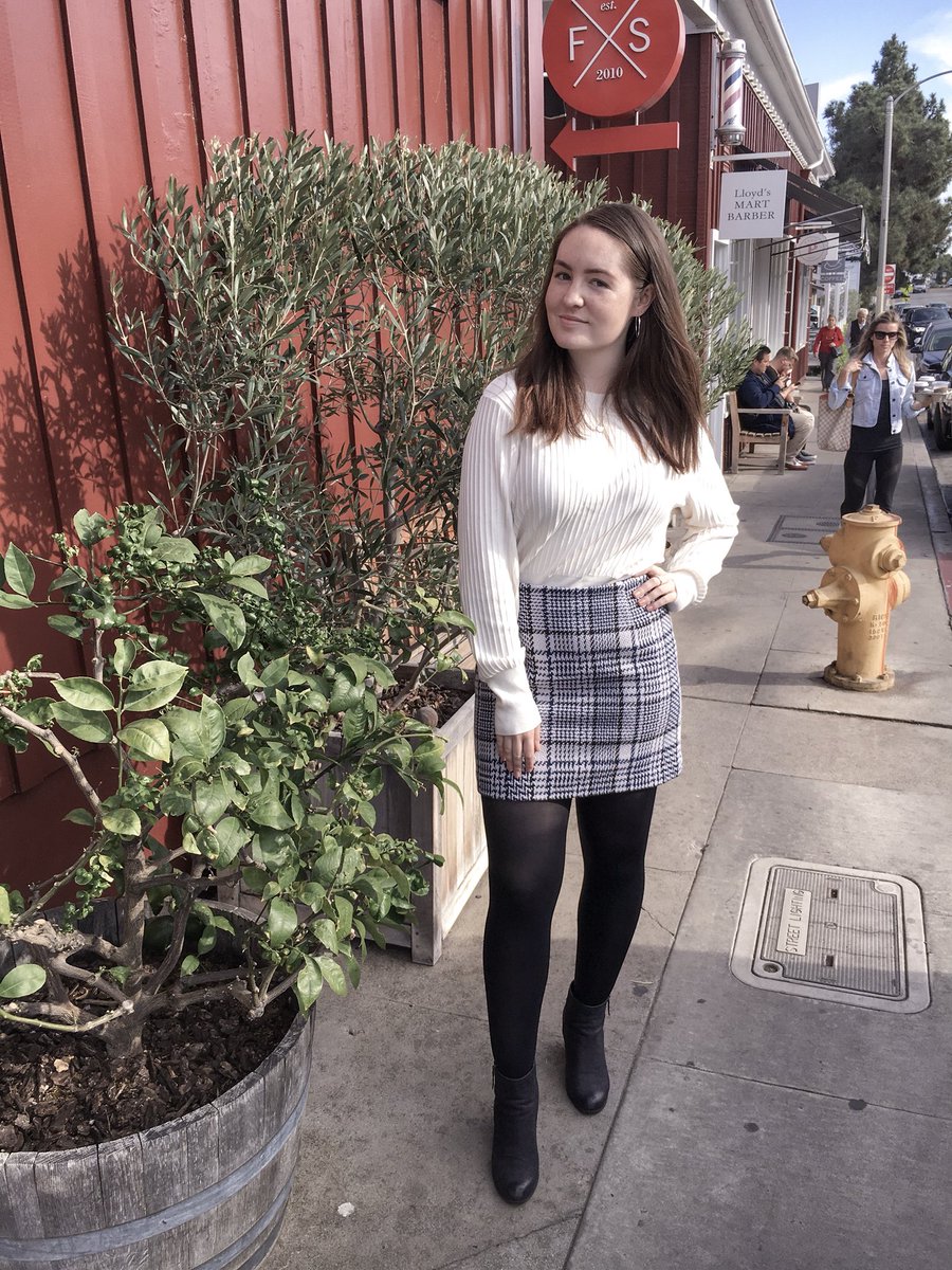 Not sure which I look forward to more: Thanksgiving dinner or planning the outfit I actually wear to dinner! Head over to the blog to check out my latest post on Thanksgiving outfit ideas #losangelesblogger #fashionblogger #bloggerstyle #dailystyle #ootd #fallfashion