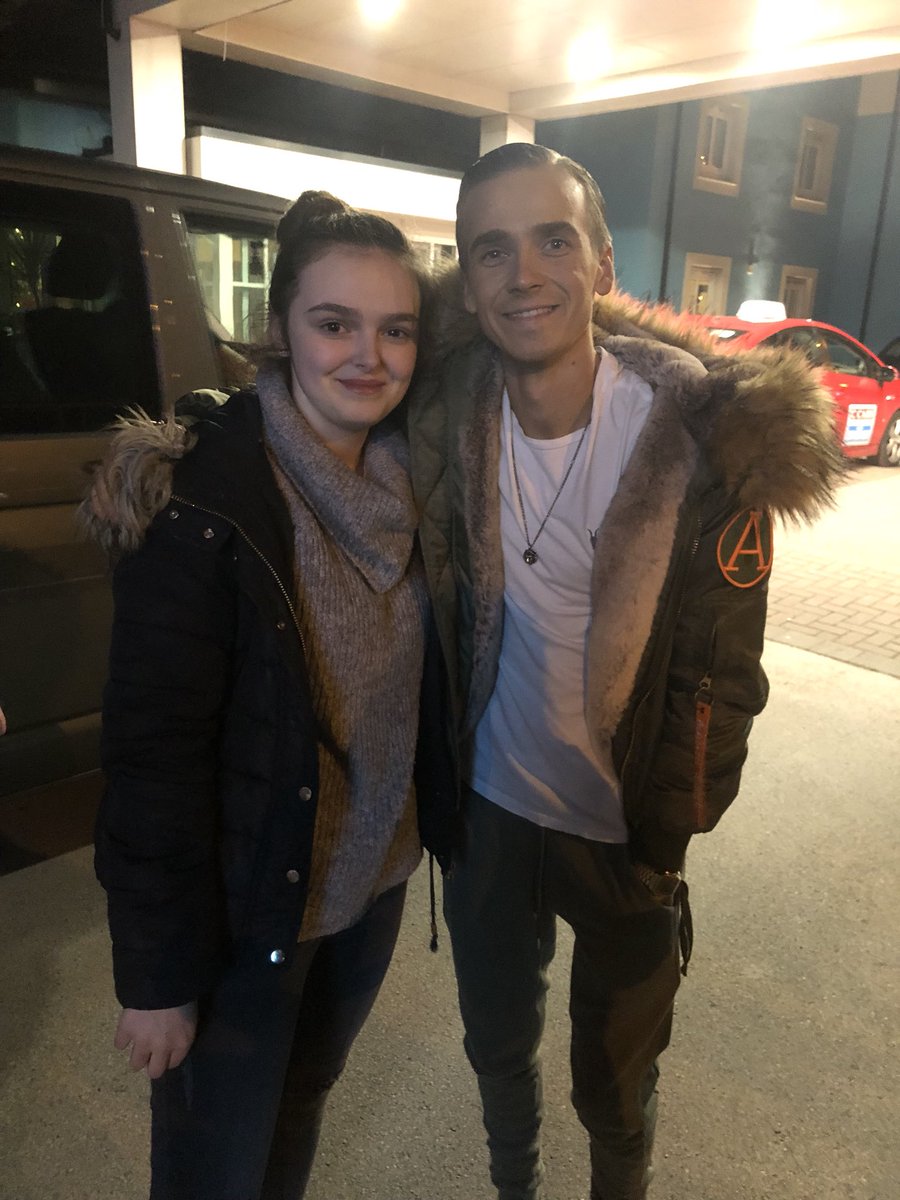 LydiaPowerXxX's tweet photo. We’ve just met @Joe_Sugg and @ChuckyVenn 💕 https://t.co/q04wjfpP1l