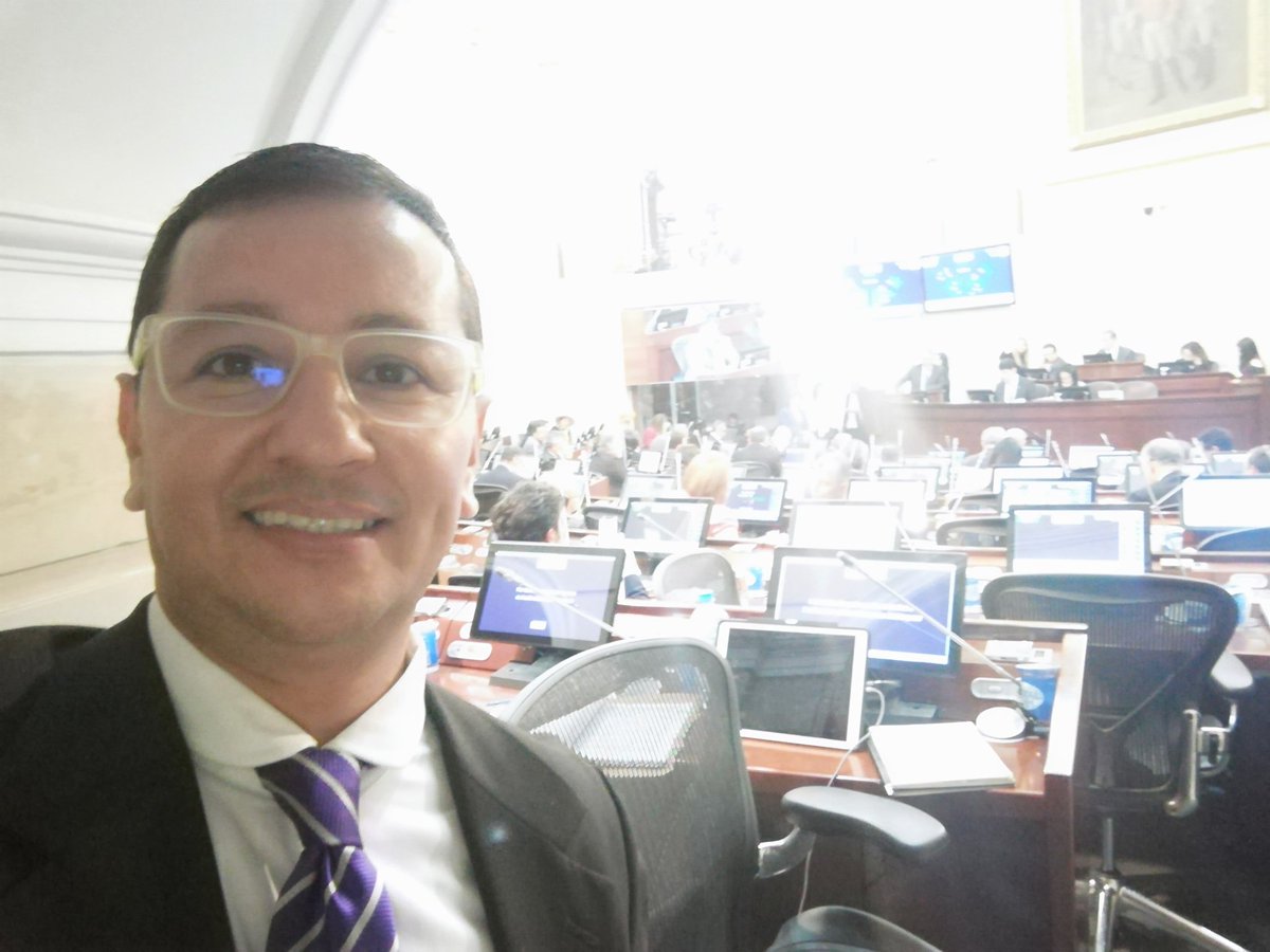 emserpucar's tweet photo. Agradecimiento especial al Honorable Senador de la República de Colombia, Dr Juan Diego Gómez Jiménez @juandiegogj por su atención en su despacho en el Capitolio, Gracias por el apoyo hacia el Municipio de Cartagena del Chaira y en especial a @emserpucar  @robinson8a https://t.co/kG5UkuO8Qp