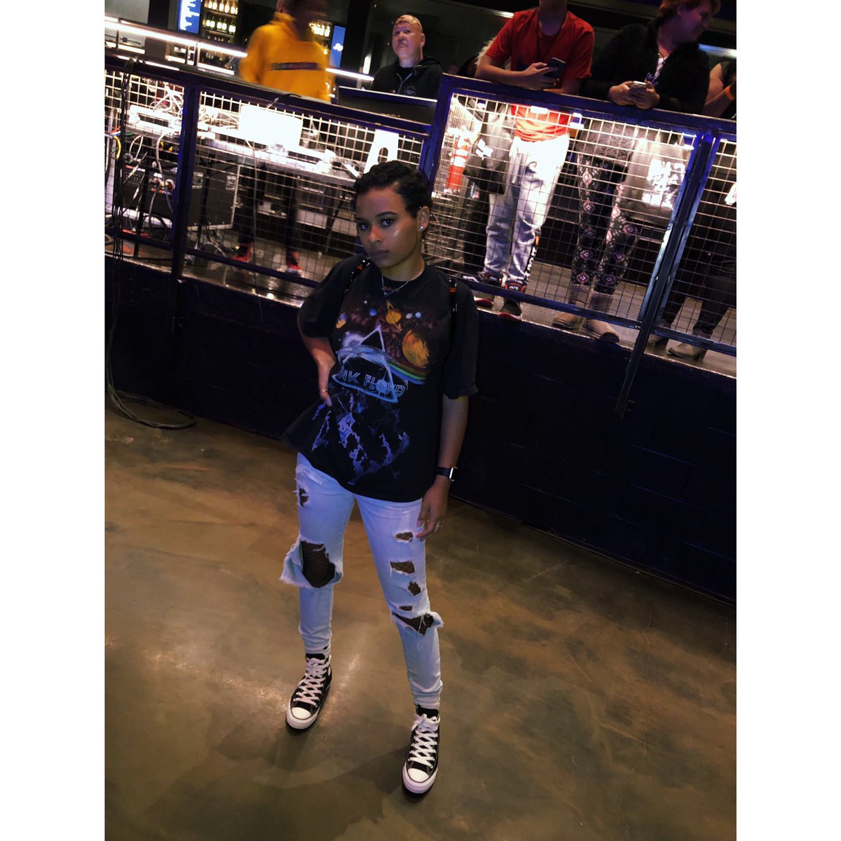 yooitsskaay's tweet photo. #6lackTour https://t.co/bDTVvUnT2E