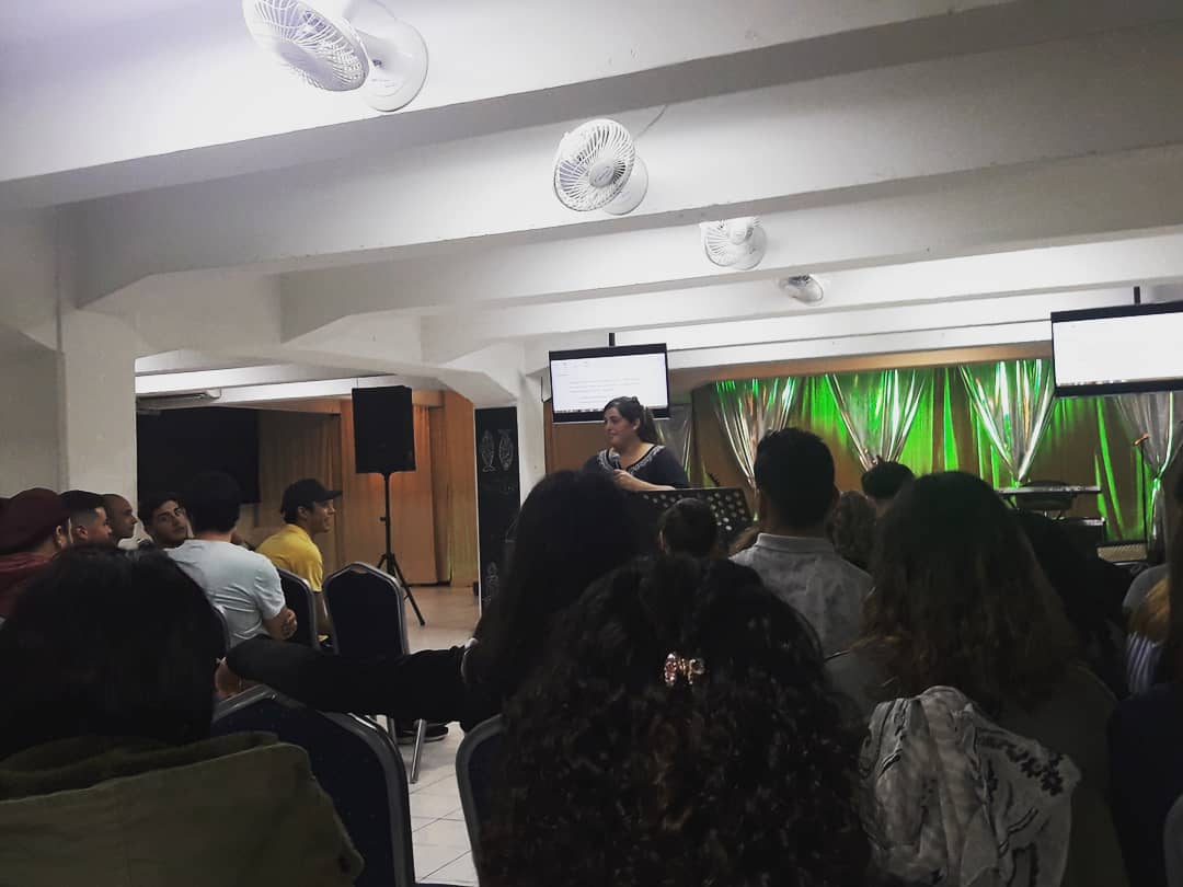 jovenesVT's tweet photo. #JóvenesVientoRecio Pablo nos enseña que debemos ser unidos. Es necesario ver las virtudes de los demás, y no sus defectos. Busquemos lo bueno que tiene el otro y empecemos a movernos todos juntos, porque para lograr nuestro propósito necesitamos de Dios y de los demás. https://t.co/F149RAtpJU