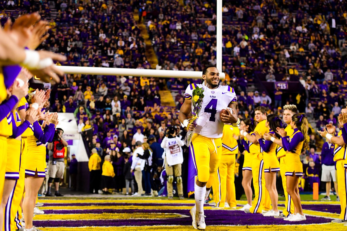 LSUfootball's tweet photo. Truly a Fighting Tiger
#ForeverLSU https://t.co/D9hZ7YYhOz