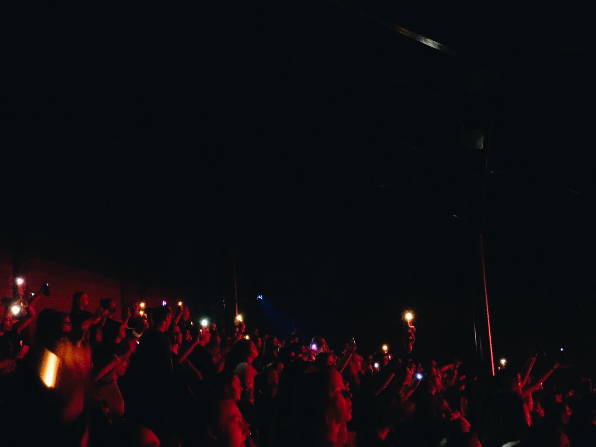 fateofleclerc's tweet photo. » we burned too bright, now the fire's gone, watch it all fall down « @5SOS || #MYTHamburg #MYTMemories https://t.co/sX1V461m3E