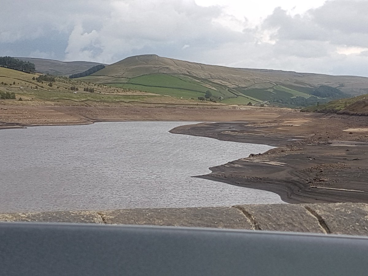 sunkfarmer's tweet photo. @woodboroughpark #LadyBower on 15th of September possibly more water in it than in your photo John. Yes situation is dire..Not a lot of water for Greater Manchester and surrounding areas #lowlevels https://t.co/v2rjds06o1