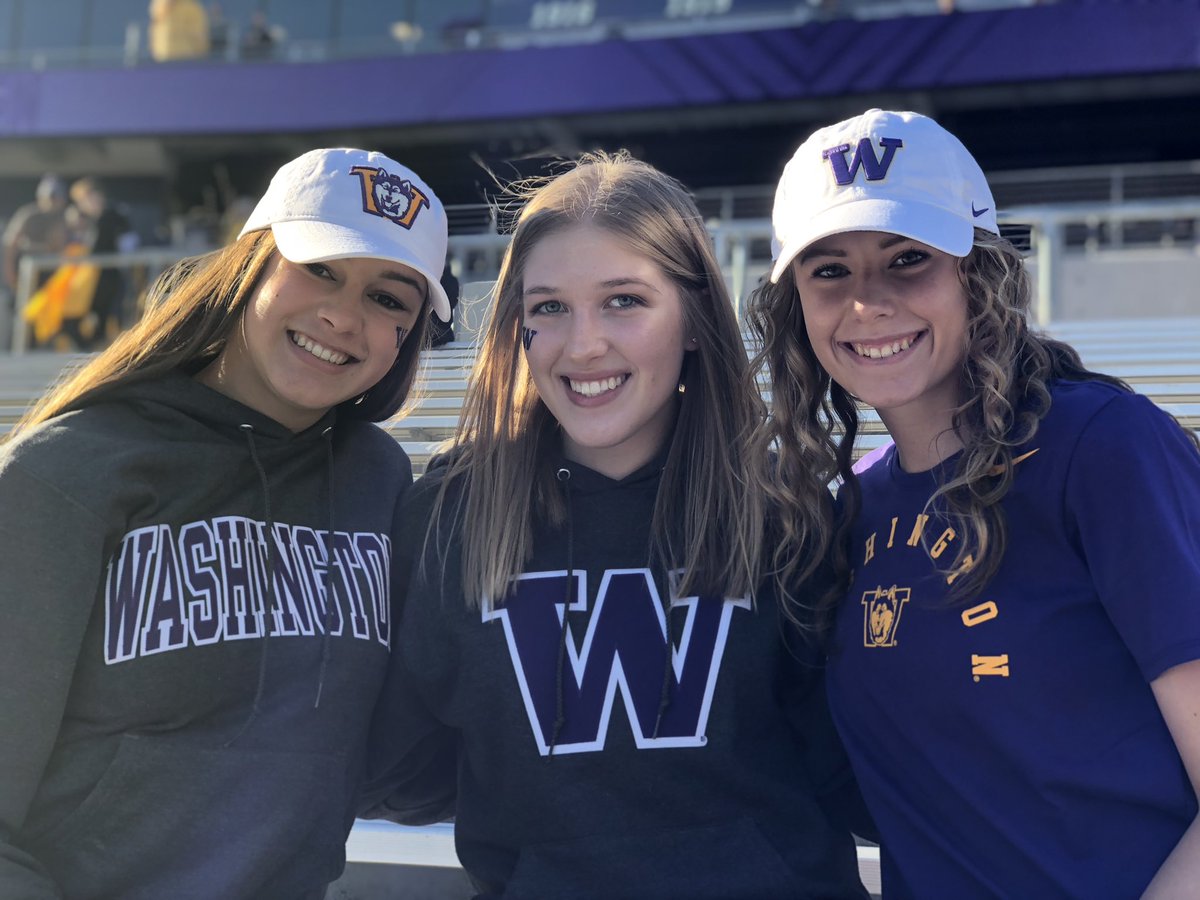 loganfoege's tweet photo. Go dawgs💟💛 https://t.co/1kk9qbuTV0