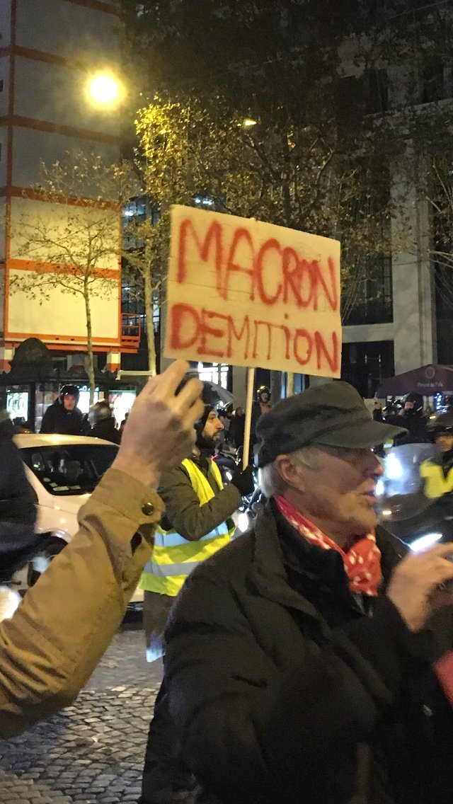 FrigideBarjot's tweet photo. @dr_l_alexandre Oui et bien avec les quelques 100aines klaxonnant sur les Champs (ils y avaient droit, en 2013 cela nous était totalement interdit, vu le nombre de manifestants ), la révolution n'ira pas très loin au-delà de ce qui a déjà été décidé
#17Nov2012
#11Nov2018
#17Nov2018
#8Mai2022 https://t.co/2AtlbTeaEt
