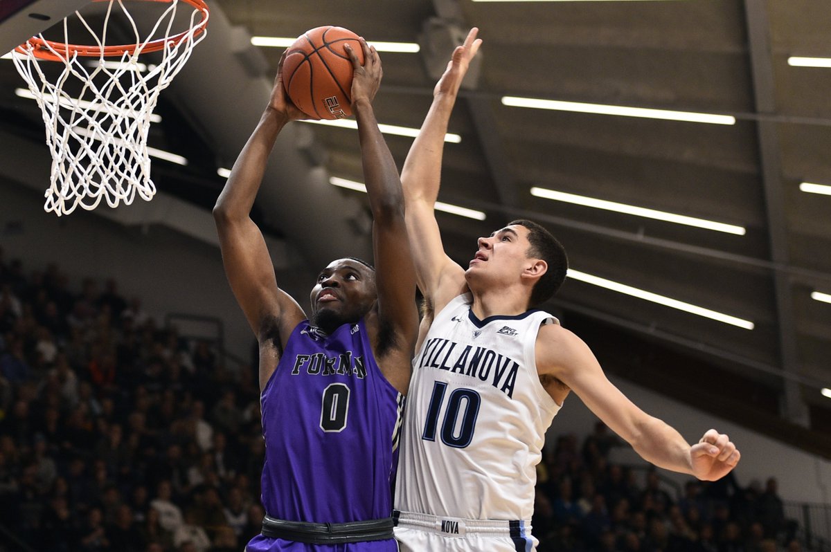 BleacherReport's tweet image. 🗣 UPSET

The unranked Furman Paladins beat No. 8 Villanova in overtime, 76-68