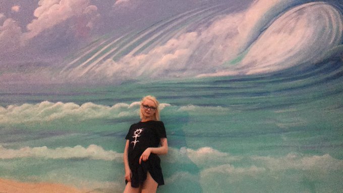 The beach was a blast! Adventures with @alicepinksworld is my favorite 😘😘😘 https://t.co/4icRohK9tw<a class="tags" href="/tag/alicepinksworld">@alicepinksworld</a>