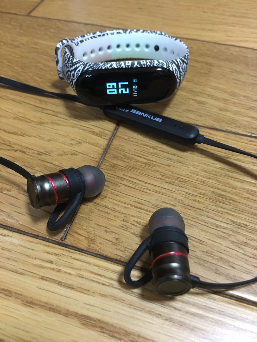 cyar3_3's tweet photo. おはようございます☀
時計が欲しくて買ってみた
【Mi Band】⌚
中々楽しめます😁
先週末からウォーキングを
始めてみました！
気張らずに楽しみながら
続けてみたいと思います😙
#MiBand https://t.co/f27scW7koo