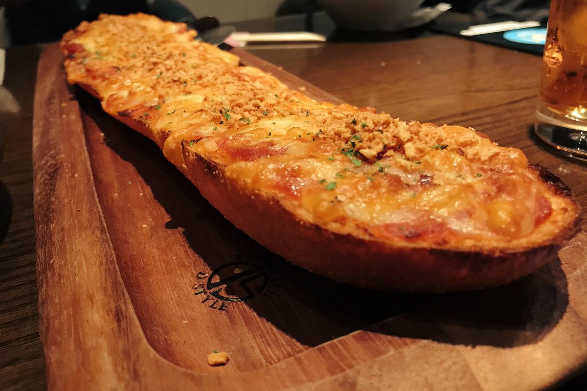 FesDynamite's tweet photo. 【二次会dynamite!!】

唐揚げ、ポテト食べ放題！��🍴

あれは！？これは！？と色々ありましたが…

皆さんが楽しそうなので安心しました。
至らぬ幹事で申し訳ないです。
今後も精進いたします。

全員ご参加いただきありがとうございました！✨

#エンジョイdynamite https://t.co/1XfI7WknbH