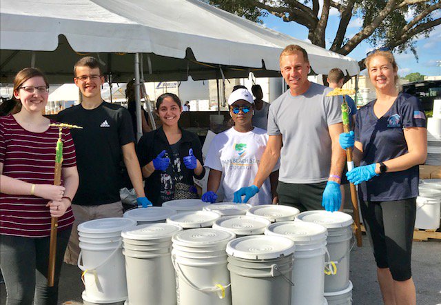 MichaelCBS12's tweet photo. This time of year I enjoy I volunteering my time to help prepare meals for others who are in need this Thanksgiving season.
This year the @BigHeartBrigade is preparing 50,000 meals to give away to those who possibly would not have a meal on Thanksgiving. #cfimpact
@CBS12 https://t.co/HWCBCUBYDc