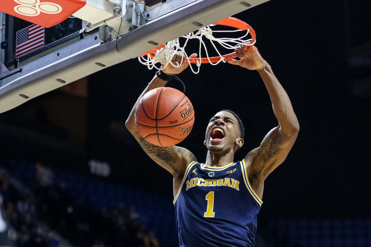 Michigan Mens Basketball (@umichbball) on Twitter photo 2018-11-18 00:45:50 Snaps of todays win over George Washington! #GoBlueγ½οΈπ Snaps of todays win over George Washington! #GoBlueγ½οΈπ