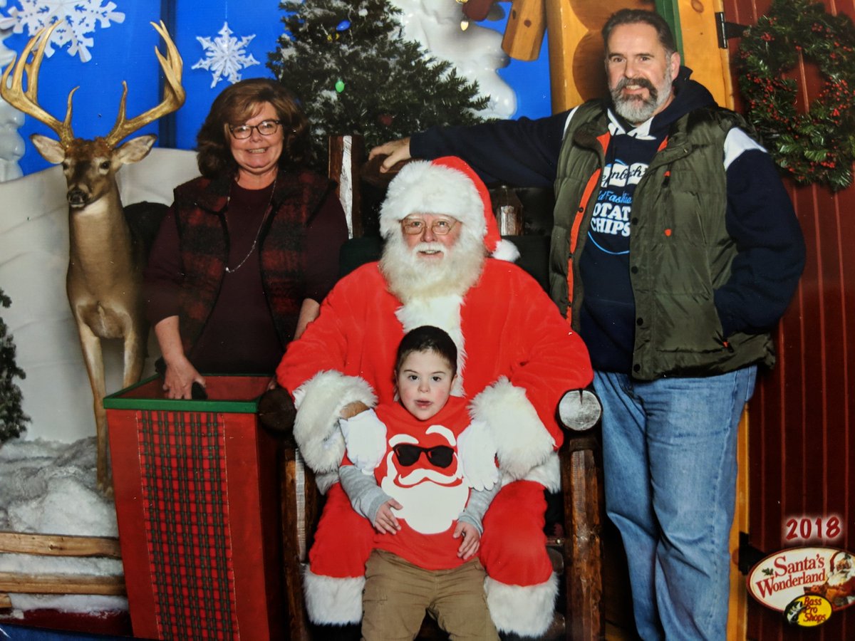 ChipSandro's tweet image. Took the grandson to see Santa!