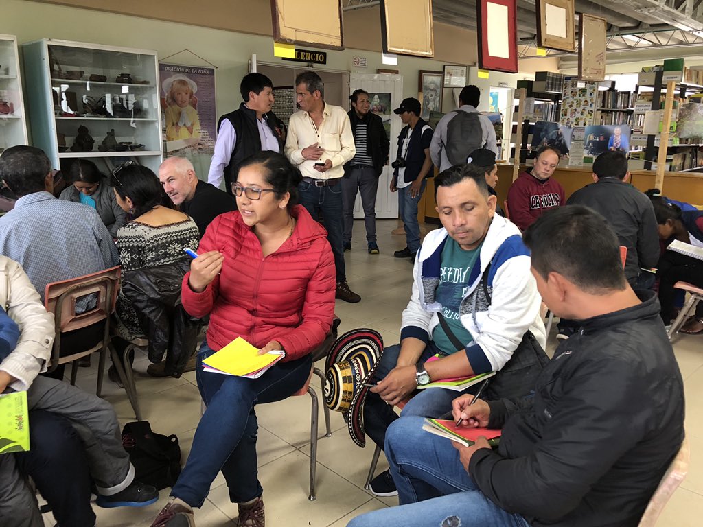 RestauranteAzul's tweet photo. Taller para hacer amigos y compartir saberes. Cultivando paz. Mindala Nariño 2018 https://t.co/s1sSyCHCl3
