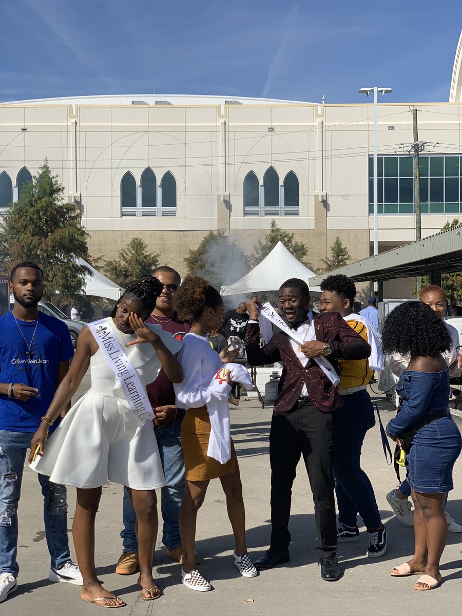 look at my rollies #homecoming2018 🥳