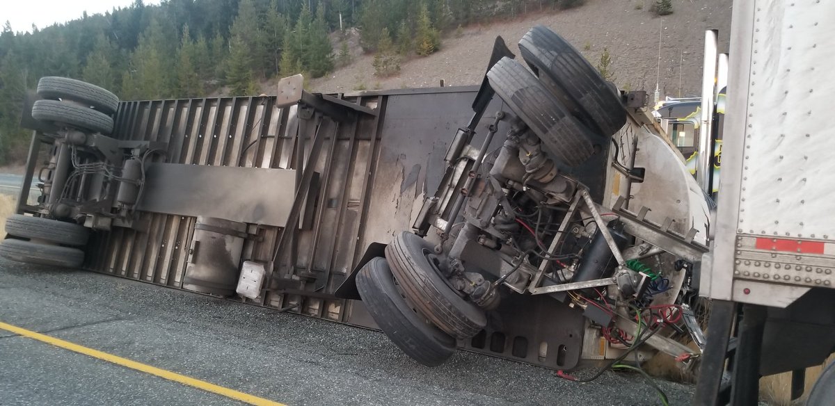 jluke8740's tweet photo. Got myself a rollover #hwythruhell @DiscoveryCanada https://t.co/pP7HB8GKcX