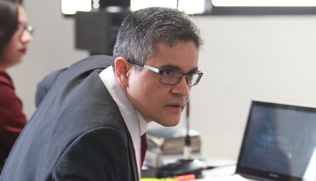 Politica_ECpe's tweet photo. Fiscal Pérez: "Ahora sí se investigará a García por recibir dinero de Odebrecht" ► https://t.co/9hfQrNComn https://t.co/MOuItjVsy4