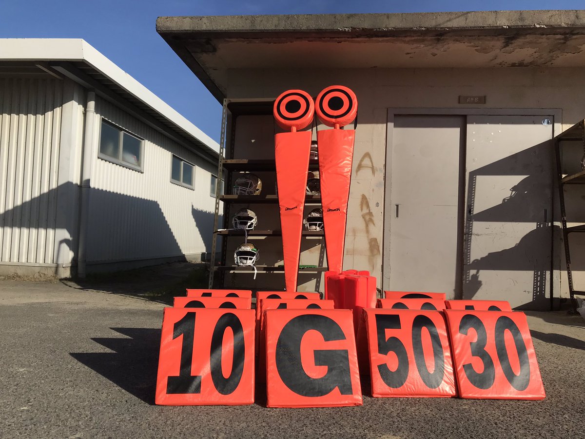 greenhornetsafb's tweet photo. 後援会のみなさまに買っていただきました。ありがとうございます!
早速、本日の試合で使わせていただきます！
これからも練習頑張ります🏈 https://t.co/QN9d8B25CT