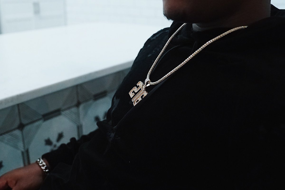 packzcorleone's tweet photo. I GOTTA BE MORE PERSISTENT! 
LONGEVITY ONLY THING WORRYIN’ ME, I GOTTA KEEP IT CONSISTENT. #LordKnows #216 #NOB #UEMgmt :PhotoCredit📷 @lvtrkevin https://t.co/LfN6vQzPgg