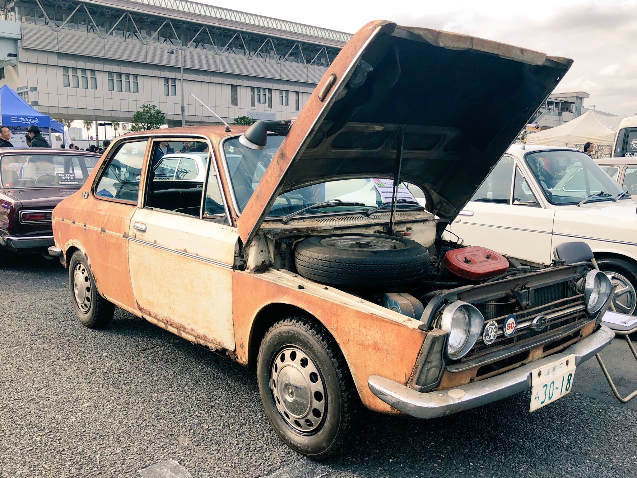 Twitter 上的 情景師アラーキー 荒木さとし お台場旧車天国18 廃車 自走できる これからレストア ばかりが頭に浮かぶスバル1000の展示車両 正直 保存状態が最高のピカピカ車両よりも 魅力的に感じてしまう人も居ますのよ T Co