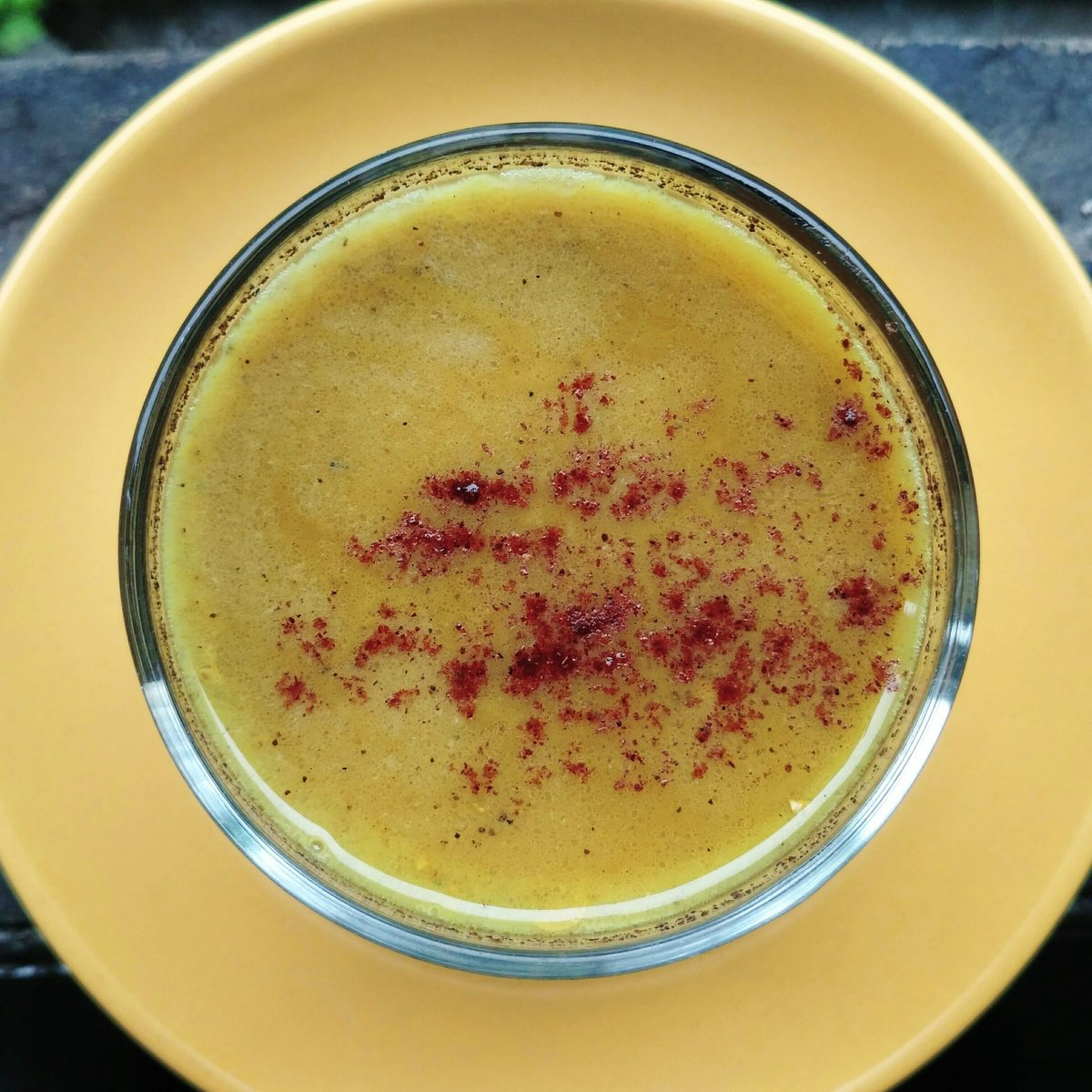lia_rimaldi's tweet image. Homemade Turmeric Ginger Coffee Latte for staying warm on a cold rainy day,, 💦☕ #healthybeverage