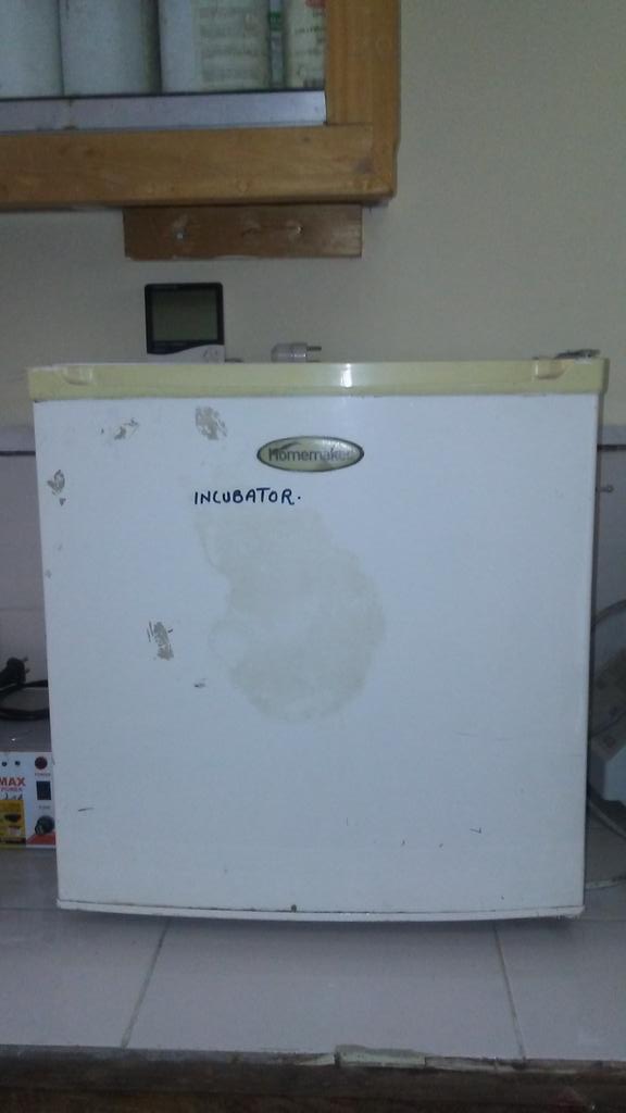 Zakirusufzai's tweet photo. DIY lab incubator created by our team #BiohackingSpacePeshawar.
#biohacking
#biotech
#bioTechMag
#bioart
#Biotecnologia
#biotechnology https://t.co/e9b08zFyVO