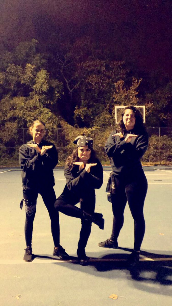 biancacaroline_'s tweet image. Cause you BETA BETA come watch us at Train Like an Alpha #betabetacussies #chiupsilonsigma #uncg