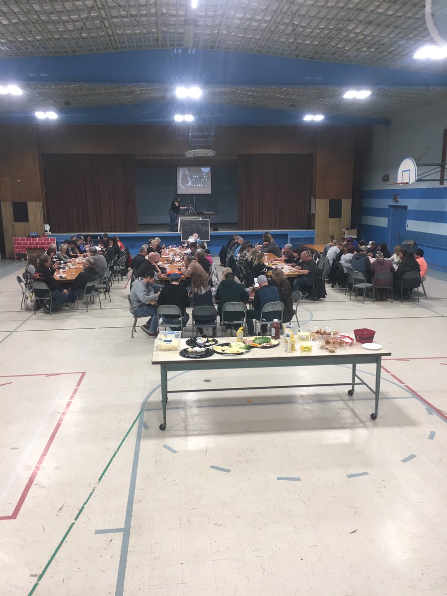 mr_terrett's tweet photo. Full house everyone looking for the $800 jackpot. #torquaybingo #communitysupport #smalltownsrule #wheresjeffkuchinka https://t.co/kRkPaW9QH8