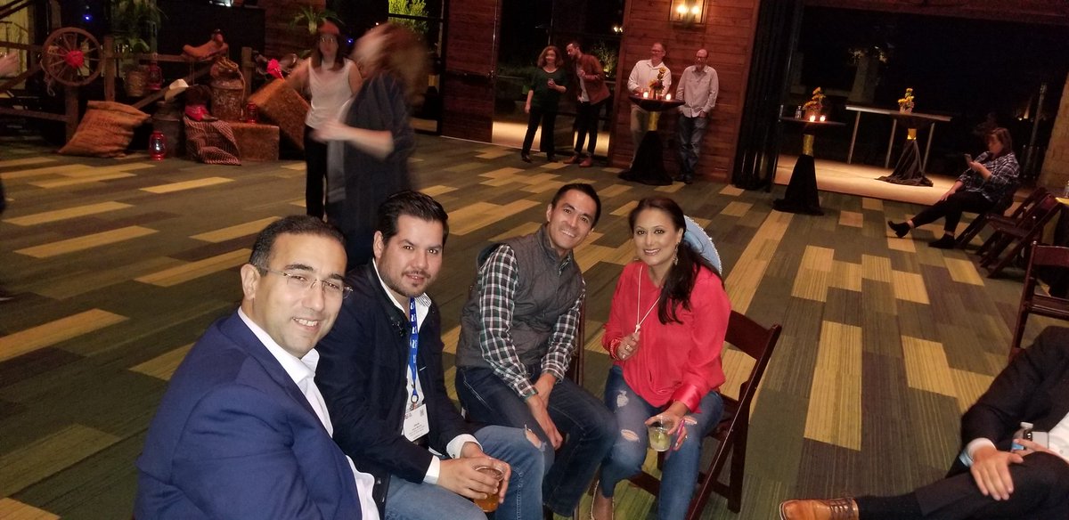 DElmofty's tweet photo. Wonderful evening with amazing friends. Thank you ASRA Family😊😊 #ASRAFall18 @AnitescuMagda @nelkassabany @RedaTolba10 @dr_rajgupta @EMARIANOMD @shi https://t.co/gcEgnWwwSK