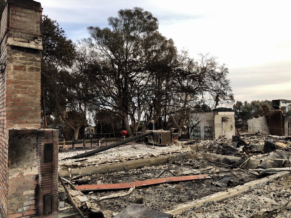 Scavino45's tweet image. Absolutely heartbreaking to see the devastation firsthand, from the California Wildfires. Have never seen anything like it in my lifetime. It puts things into perspective — My thoughts, prayers, and love are with the people of California, who are dealing with this disaster.