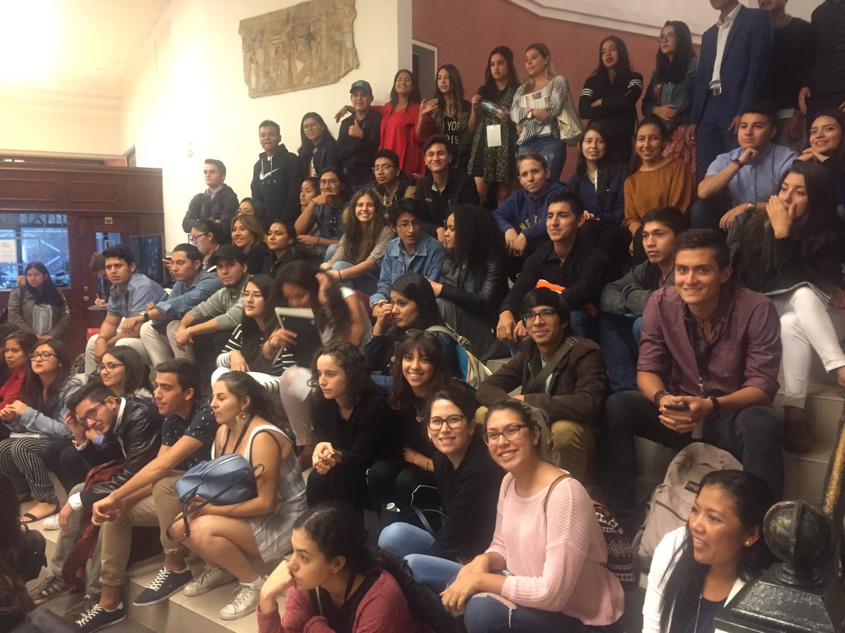 samsonequateur's tweet photo. Adiós y gracias #PerDebate18 Gracias @taniaorbe @FUNDAMEDIOS @UNESCO_es @usembassy_quito @COCOAUSFQ @PeriodismoUSFQ @USFQ_Ecuador @manucolombie @RSF_inter que viva @PerDebate19 https://t.co/tTrWEBGRD3