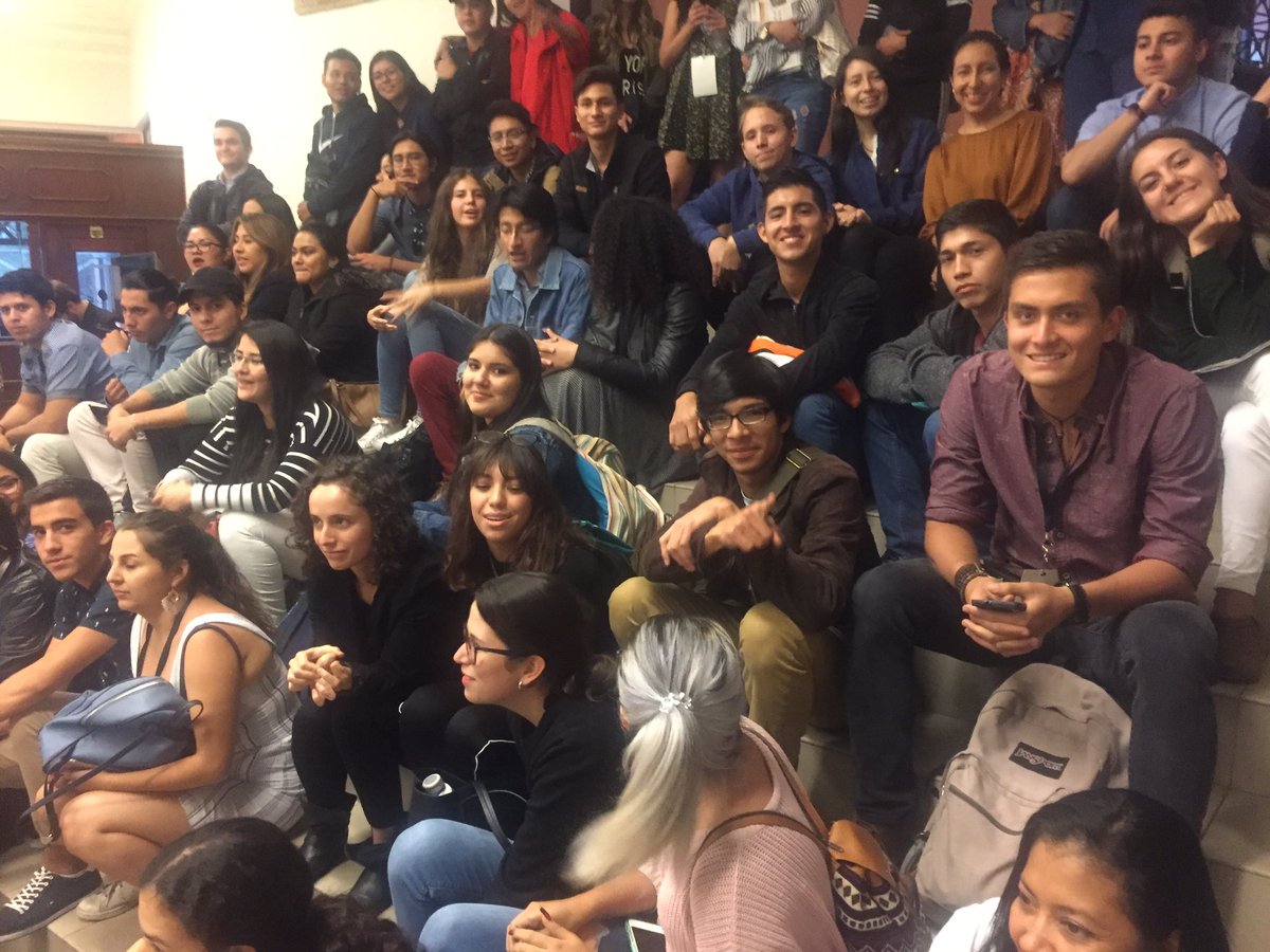 samsonequateur's tweet photo. Adiós y gracias #PerDebate18 Gracias @taniaorbe @FUNDAMEDIOS @UNESCO_es @usembassy_quito @COCOAUSFQ @PeriodismoUSFQ @USFQ_Ecuador @manucolombie @RSF_inter que viva @PerDebate19 https://t.co/tTrWEBGRD3