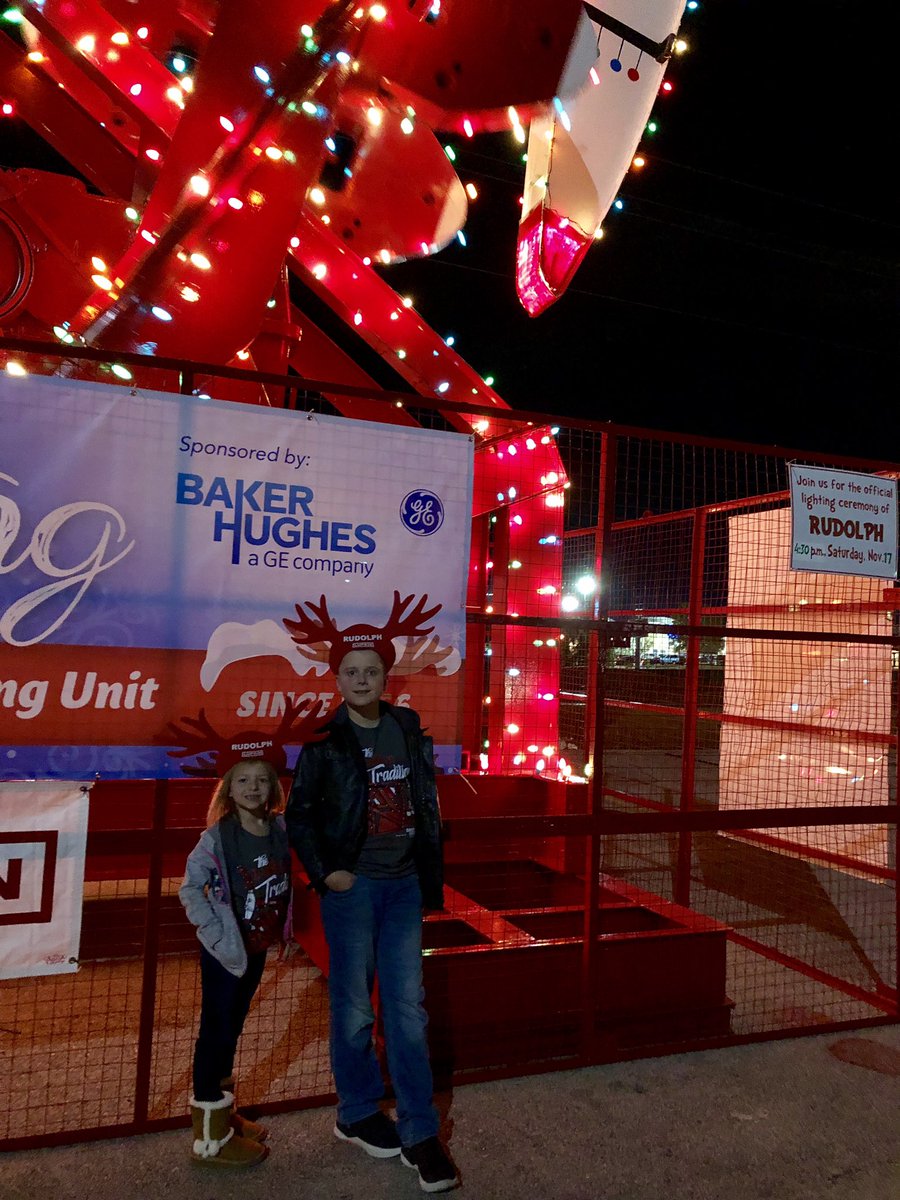 jr75901's tweet photo. Small town America at its best! Rudolph The Red Nose Pumping Unit. Thanks @BHGECO for keeping the tradition alive. #lovelufkin #traditions #memories https://t.co/JNDtSn3nsV