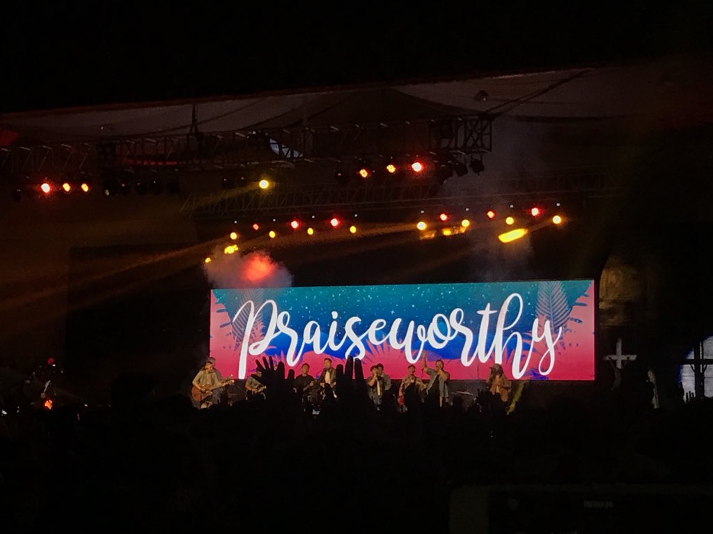 whtnygi's tweet photo. You are indeed praiseworthy! 💙😭

#LiveloudX #LiveloudCebu https://t.co/DuZ8xQvonx