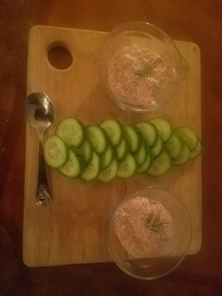 NaturAllSkin's tweet photo. Edible Art #FoodPorn #Edibleart #Sweedish #Sweedishrecipes #Cucumber #Dill #Lingdonberry #Culinarytherapy #EdibleLI #Saturdaynight #weekend #smallplate #caviar https://t.co/k5Bt5Mitk3