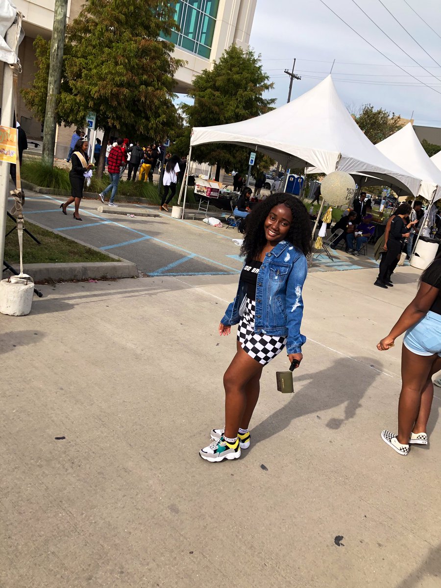 partywithrave's tweet photo. First tailgate🤪 #XUHC18 https://t.co/NkMTCcUdCo