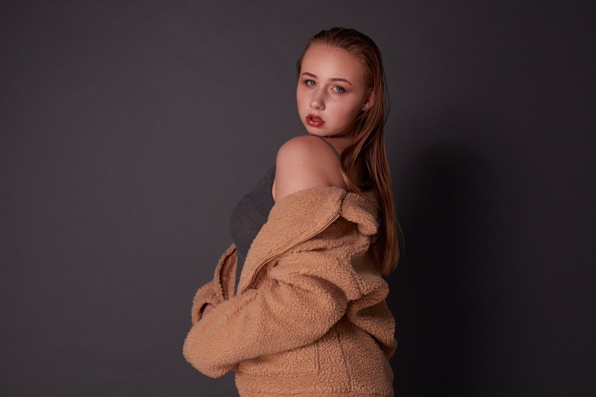lucybarrett___'s tweet photo. happy saturday everyone 💕 #models #torontomodel #beauty #makeup #edgylook #followme #tallgirl #love https://t.co/BcXoFdRaBc