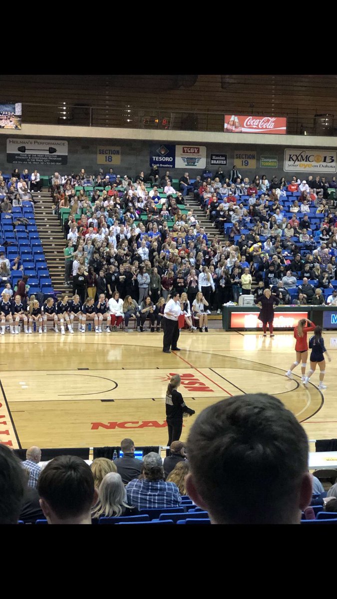 ellaroaldson's tweet photo. what a student section👀 #ndheartsmandan https://t.co/96cbVR8UW9