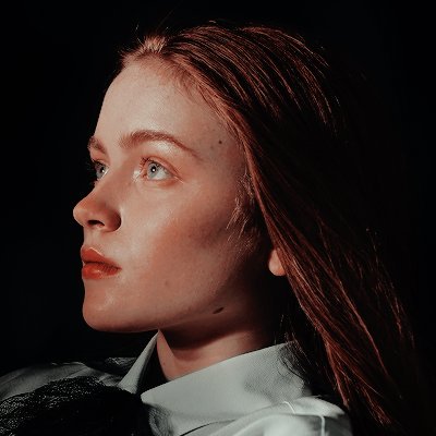 —Llega desde saturno para felicitar a su papá.— Hola, terrícolas. 🌸